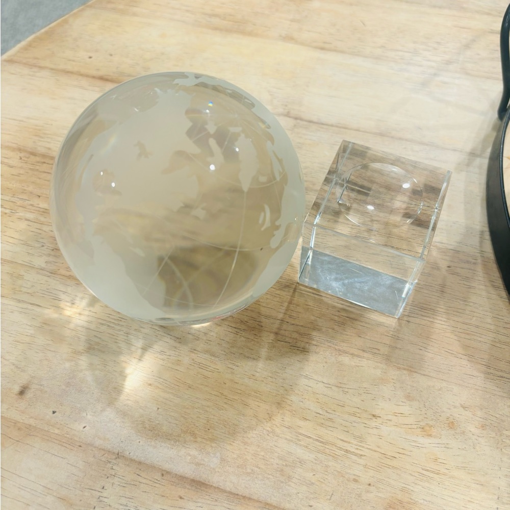Crystal globe - Picture 6 of 7
